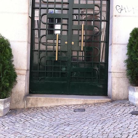 Residencial Valentina Hotell Lisboa Eksteriør bilde Entrance to the Embassy of the Republic of Korea in Lisbon