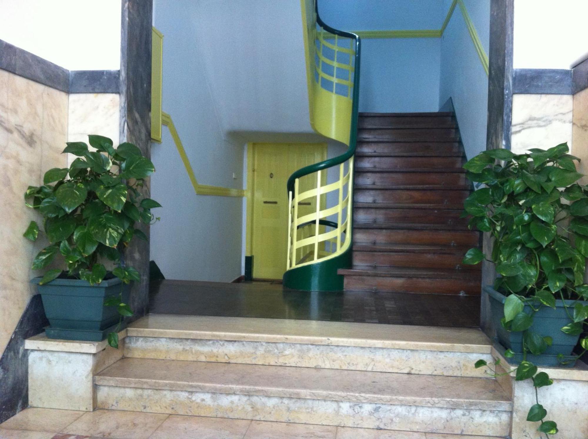 Residencial Valentina Hotell Lisboa Eksteriør bilde Entrance to the museum